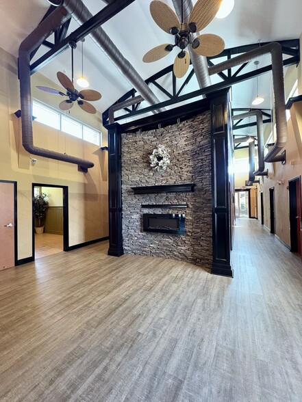 1040 Morningside Dr, Perry, GA for lease - Interior Photo - Image 2 of 8