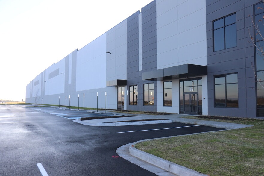 185 Bob Glidden Blvd, Whiteland, IN for sale - Building Photo - Image 1 of 1