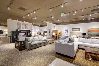 570 Townsend St, San Francisco, CA for lease Interior Photo- Image 2 of 2