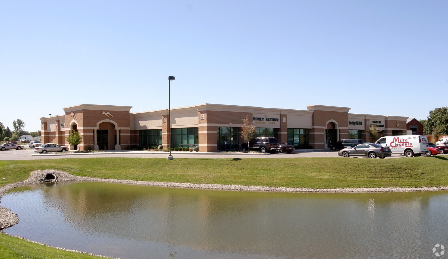 521 E County Line Rd, Greenwood, IN, 46143 Property For