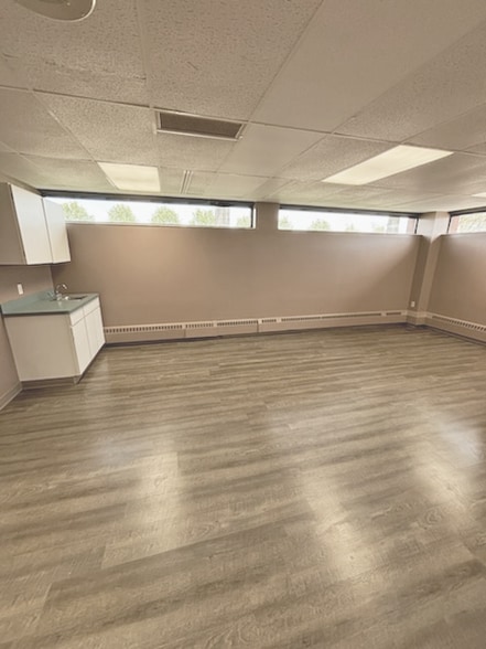 6789 Ridge Rd, Parma, OH for lease - Building Photo - Image 2 of 8