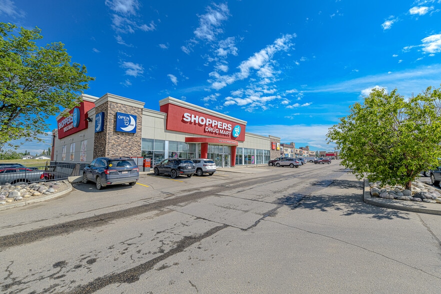 10712 80th Ave, Grande Prairie, AB for lease - Building Photo - Image 1 of 7