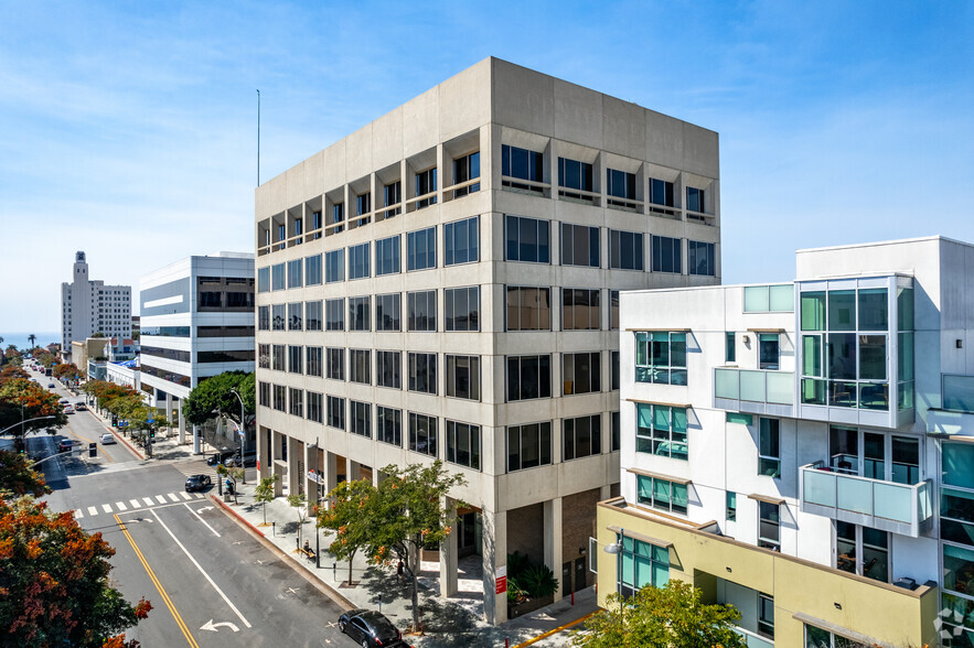 501 Santa Monica Blvd, Santa Monica, CA for lease - Building Photo - Image 2 of 3