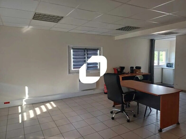 Office in Champlan for lease - Interior Photo - Image 3 of 6