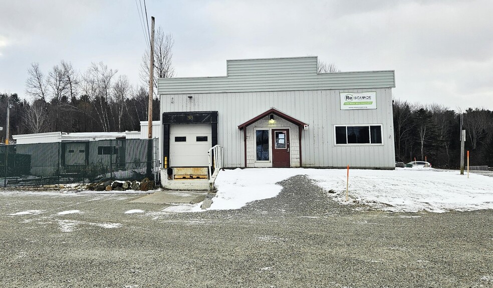 590 E Main St, Hyde Park, VT for lease - Building Photo - Image 2 of 8