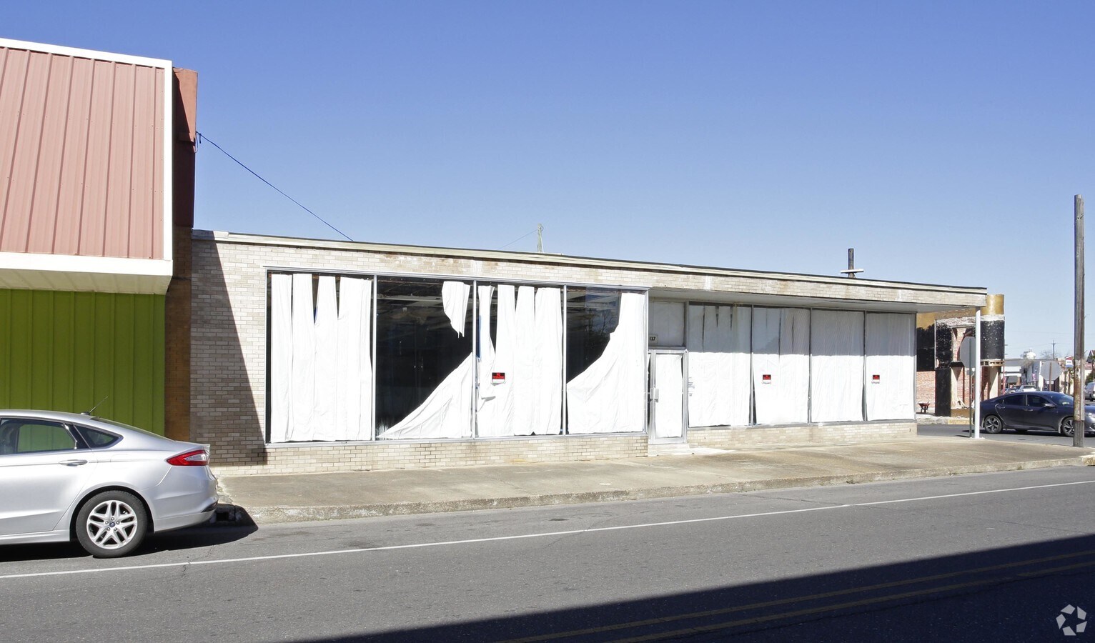 137 N Main St, Jennings, LA 70546