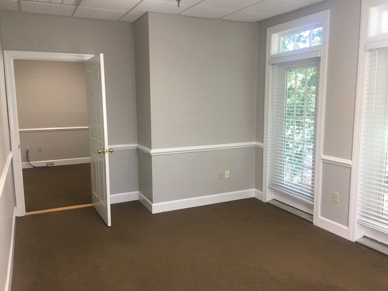 1000 Main St, Hilton Head, SC for lease - Building Photo - Image 3 of 19