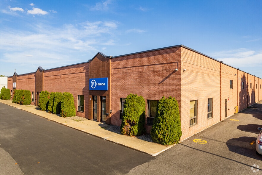 3405-3417 St 1st, Longueuil, QC for lease - Primary Photo - Image 1 of 3
