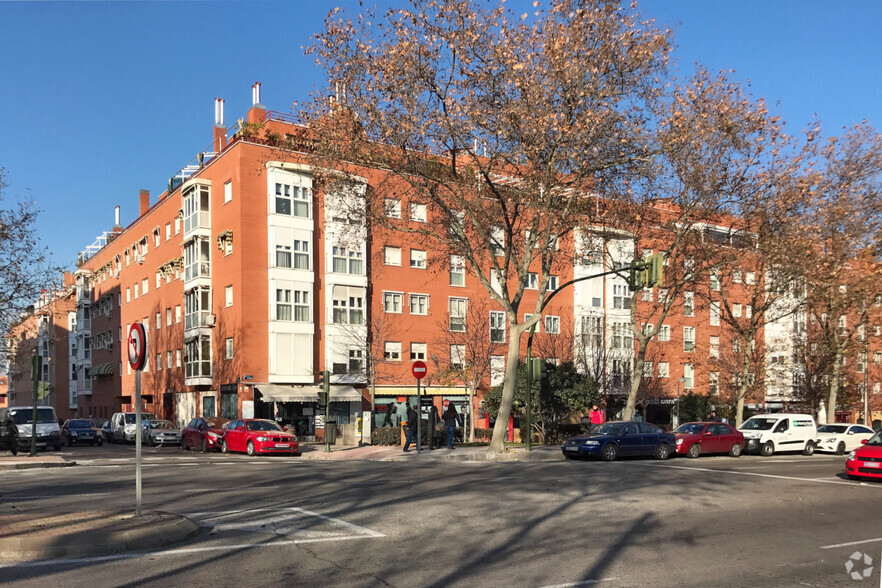 Multifamily in Madrid, MAD for sale - Primary Photo - Image 1 of 2