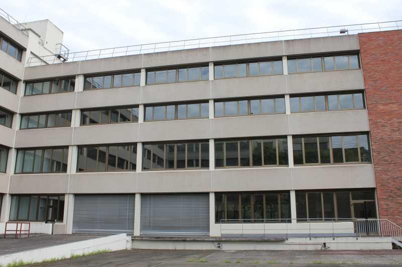 1 Rue Jean Pierre Timbaud, Montigny-le-Bretonneux for lease - Building Photo - Image 3 of 9