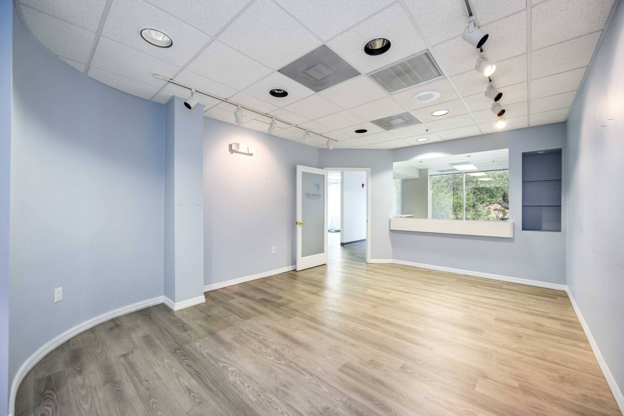 3400 S Tamiami Trl, Sarasota, FL for lease Interior Photo- Image 1 of 9