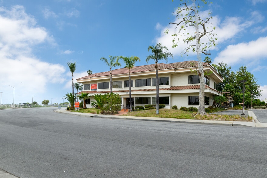 1327 Del Norte Rd, Camarillo, CA for lease - Building Photo - Image 2 of 13