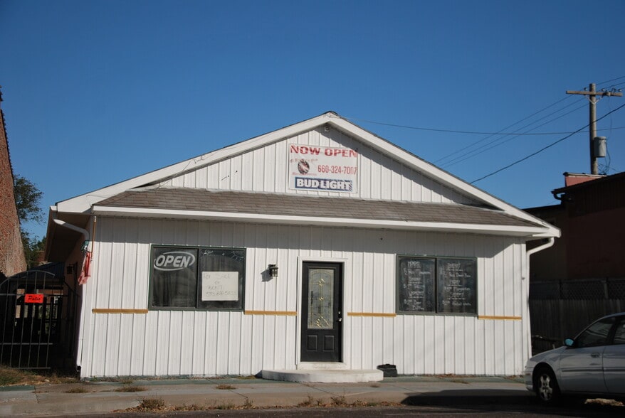 116 W Maple St, Slater, MO for sale - Building Photo - Image 1 of 7