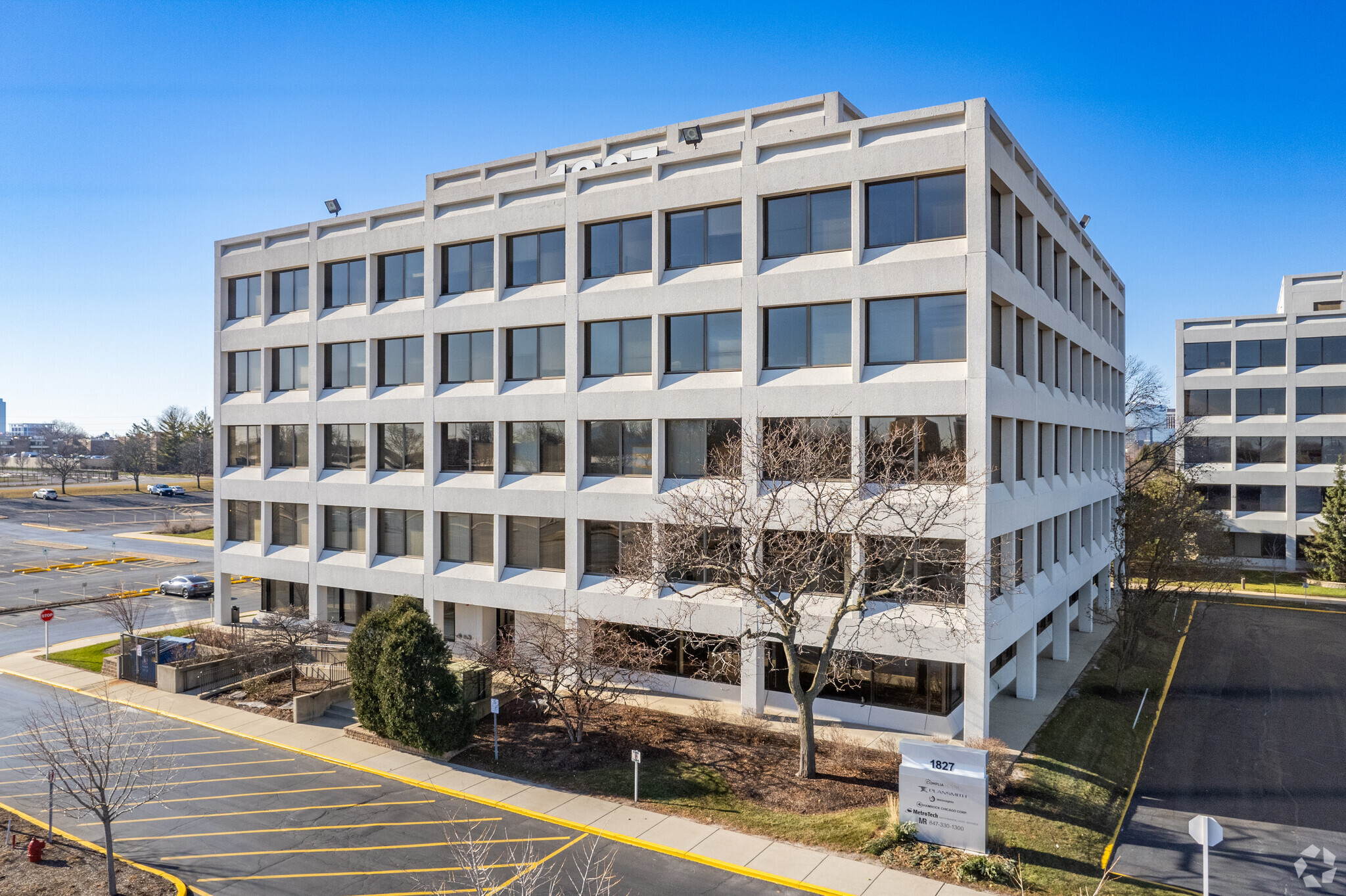 1827 Walden Office Sq, Schaumburg, IL for lease Primary Photo- Image 1 of 11