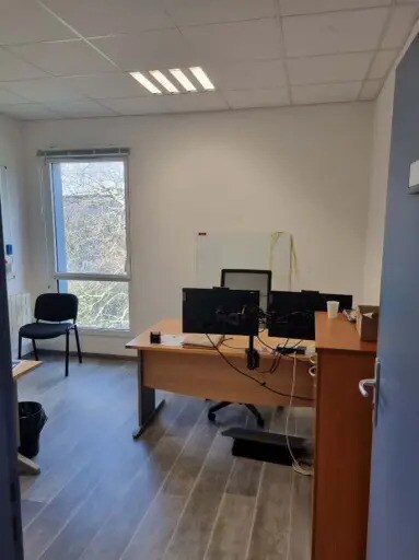 Office in Guipavas for lease - Building Photo - Image 3 of 5