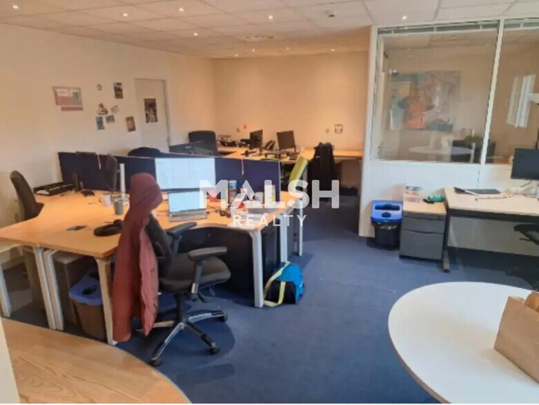 Office in Chassieu for lease - Interior Photo - Image 3 of 5