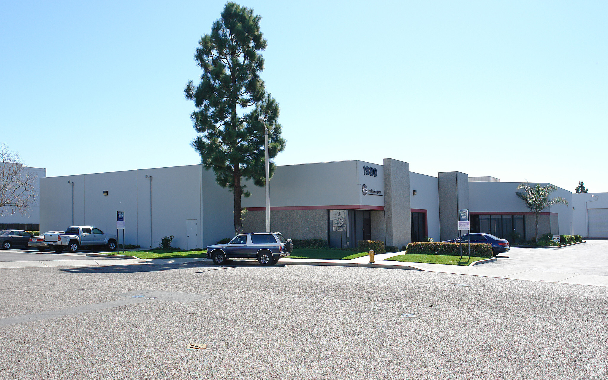 1980 E Petra Ln, Placentia, CA for lease Primary Photo- Image 1 of 5