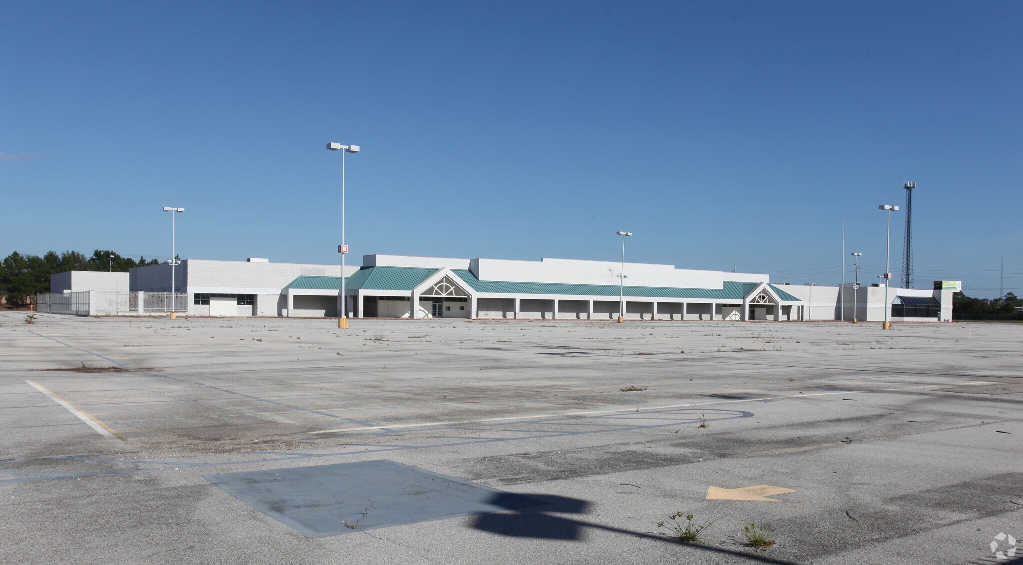 4440 Twin City Hwy, Groves, TX for sale Building Photo- Image 1 of 1