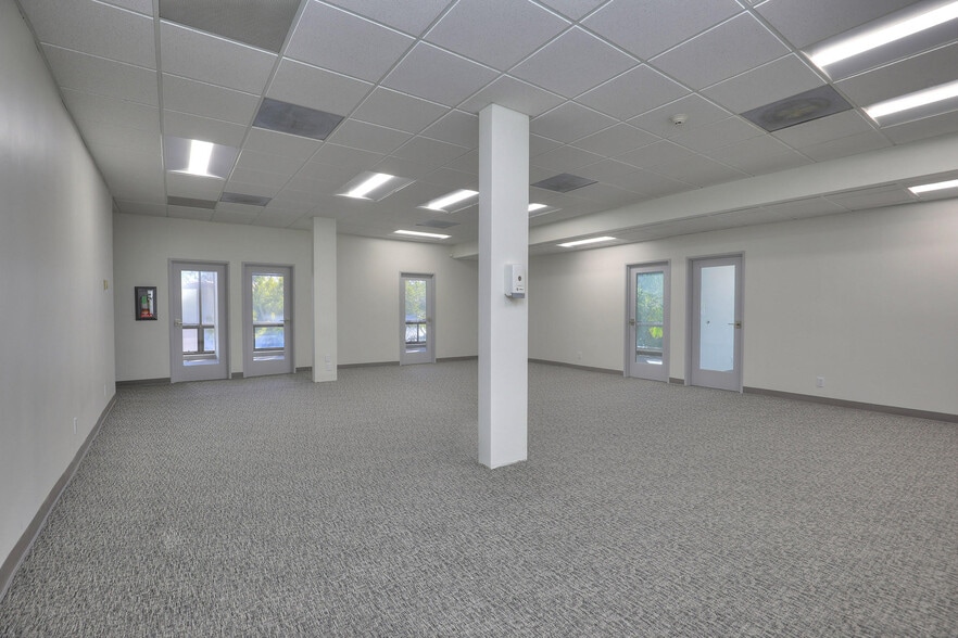 115 S La Cumbre Ln, Santa Barbara, CA for lease - Interior Photo - Image 3 of 16