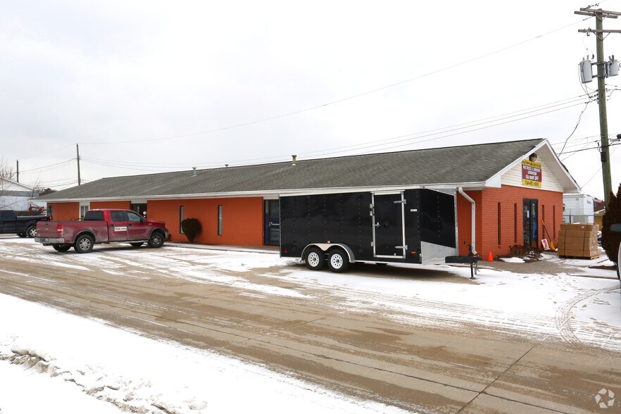 8741 Main St, Whitmore Lake, MI for sale - Primary Photo - Image 1 of 1