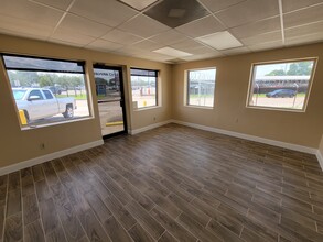 7783 Airport Blvd, Houston, TX for lease Interior Photo- Image 1 of 6