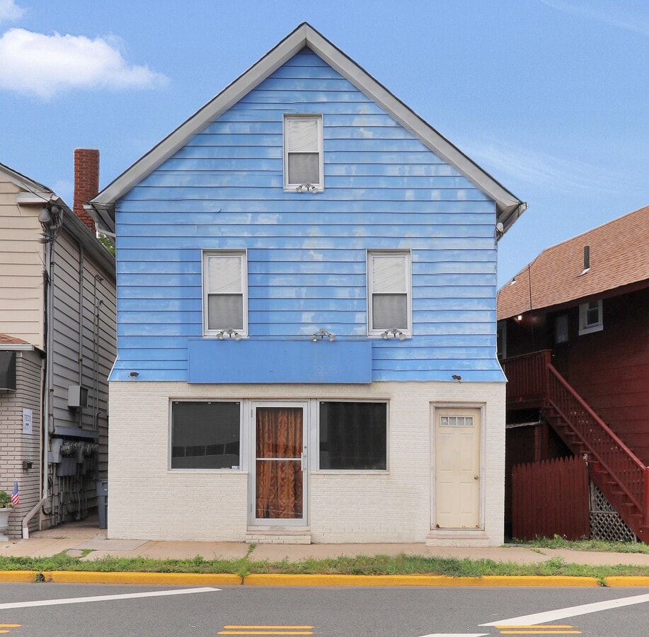 27 Roseland Ave, Caldwell, NJ 07006