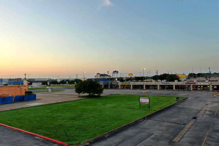 2610-2668 S Highway 36, Brenham, TX for lease - Building Photo - Image 3 of 8