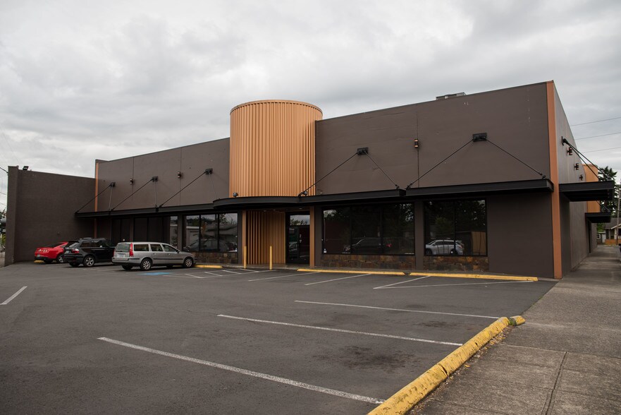 7916 SE Foster Rd, Portland, OR 97206