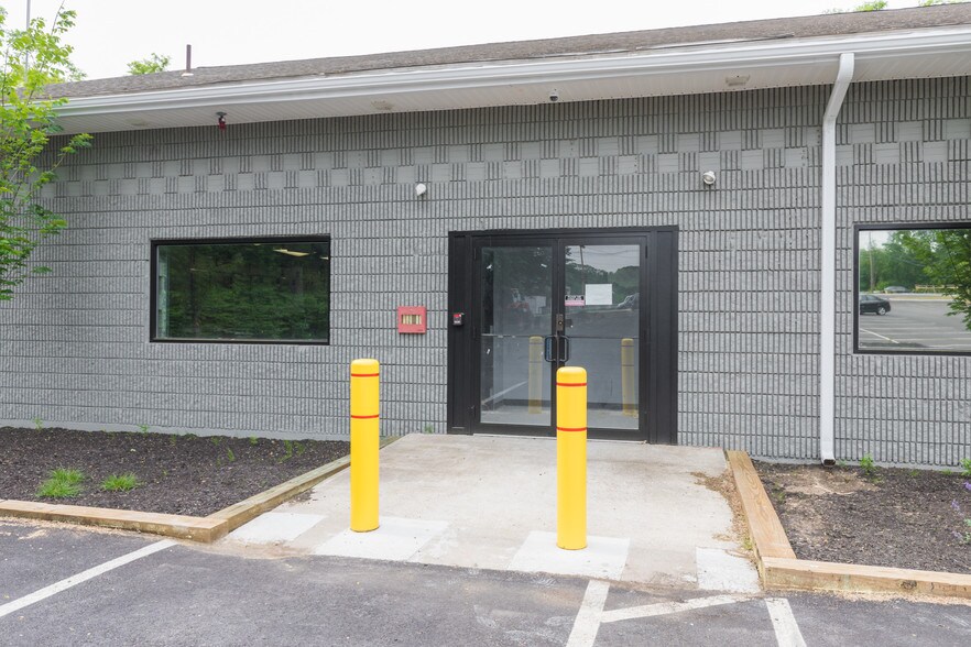 49 Macy St, Amesbury, MA for sale - Building Photo - Image 2 of 5