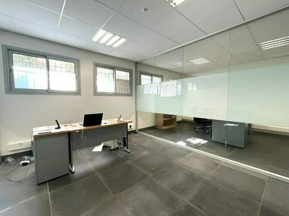 Office in Vence for sale Interior Photo- Image 1 of 6