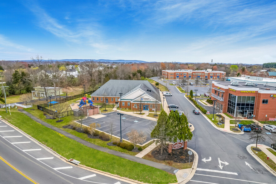 43181 Amberwood Plz, Chantilly, VA for sale - Building Photo - Image 1 of 14