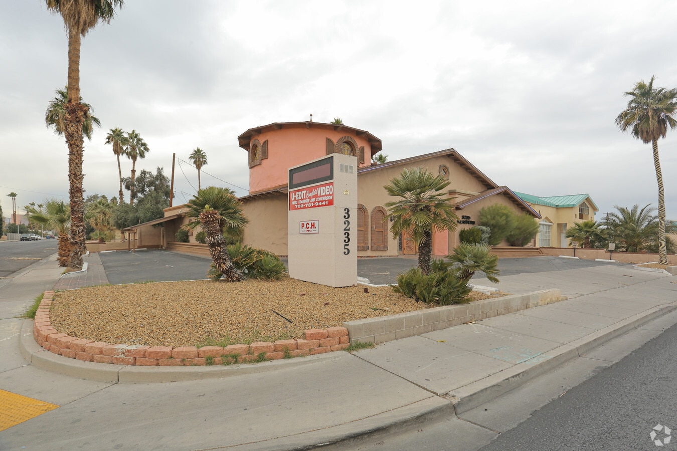 3235 S Eastern Ave, Las Vegas, NV 89169 3235 S Eastern Ave, Las Vegas, NV 89169