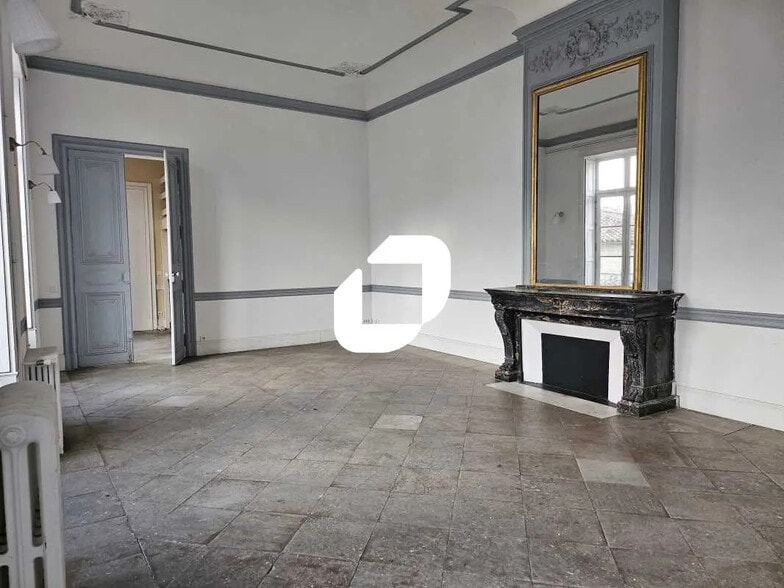 Office in Montpellier for lease - Building Photo - Image 3 of 12