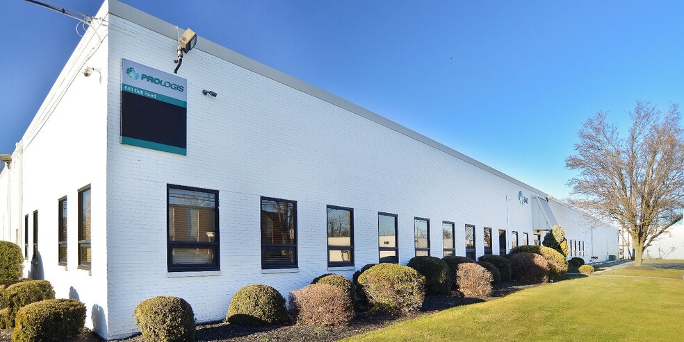 640 Dell Rd, Carlstadt, NJ for lease - Building Photo - Image 1 of 4