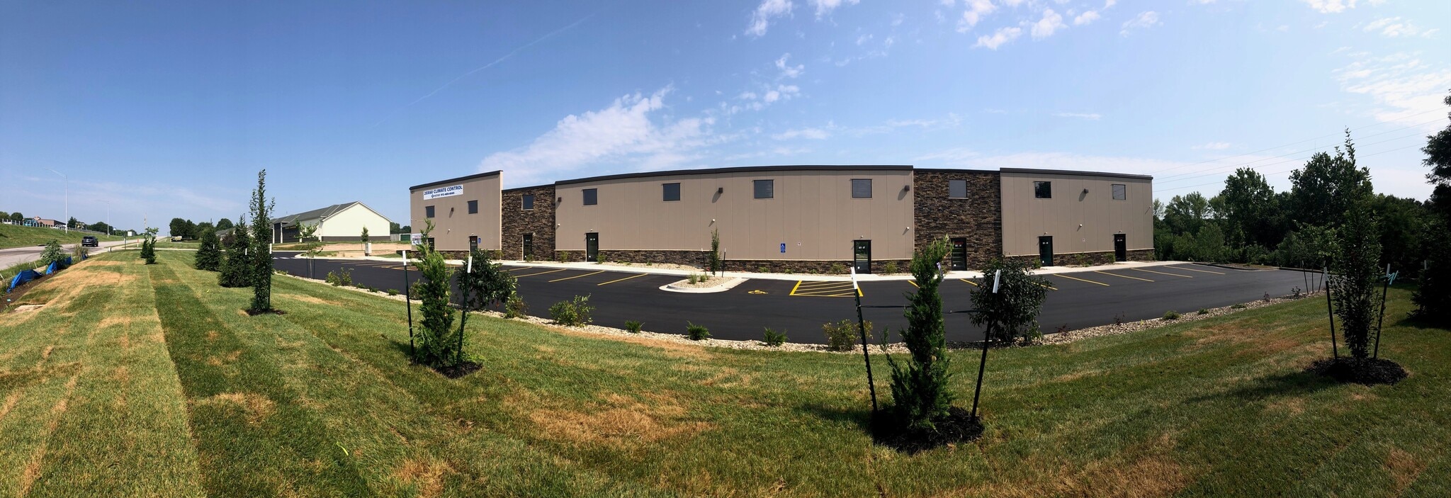 681 NE Jefferson St, Blue Springs, MO for lease Building Photo- Image 1 of 5