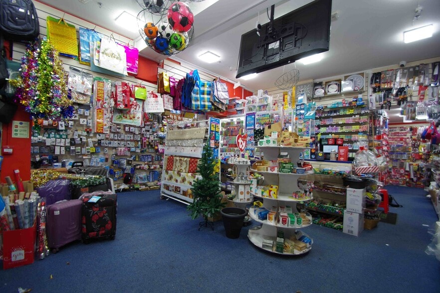 162-164 Broadway, Didcot for lease - Interior Photo - Image 2 of 5