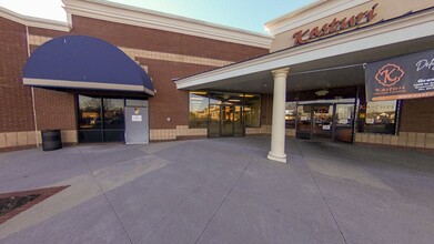 500-692 Hanes Mall Blvd, Winston-Salem, NC for lease Building Photo- Image 1 of 7