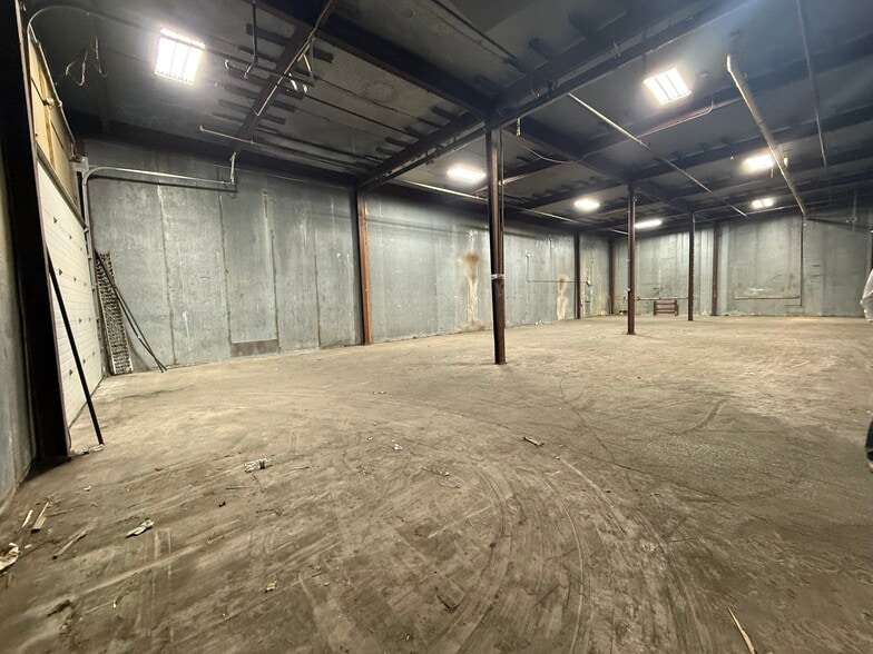 1395 Suckle Hwy, Pennsauken, NJ for lease - Interior Photo - Image 3 of 22