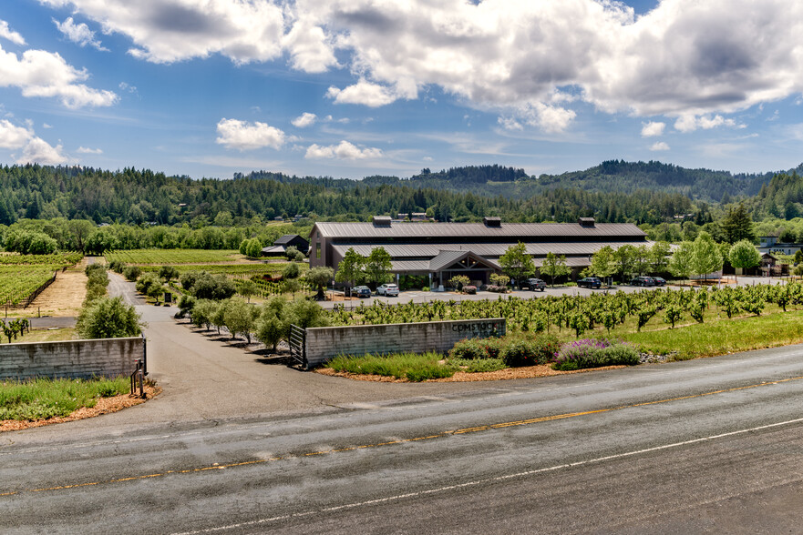 1280-1290 Dry Creek Rd, Healdsburg, CA for sale - Building Photo - Image 1 of 35