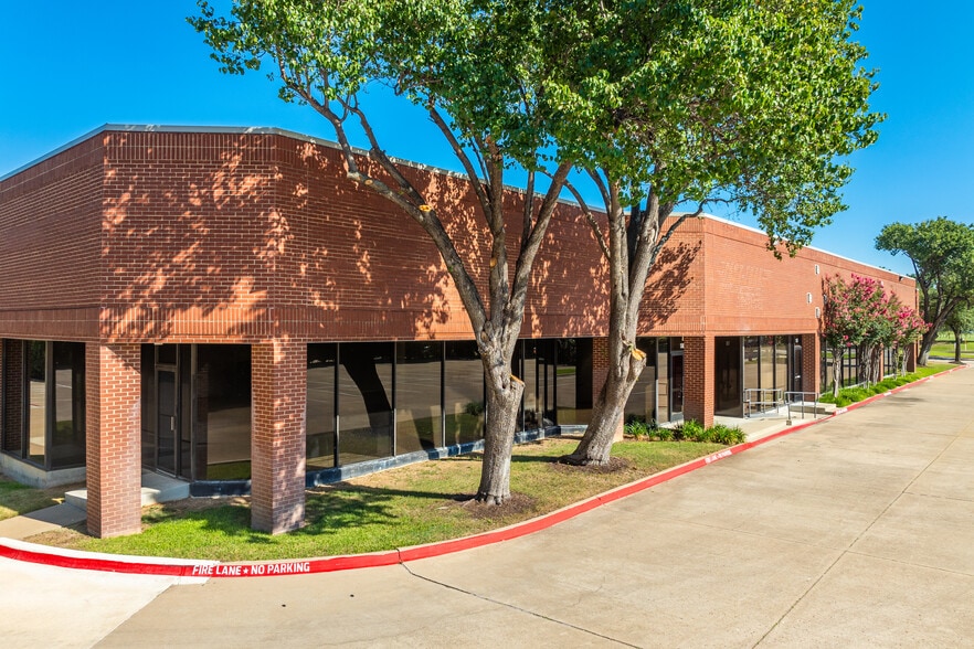 Lincoln Porte - Warehouse