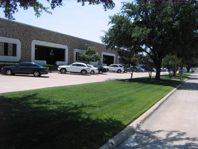 4384-4398 Sunbelt Dr, Addison, TX for lease - Building Photo - Image 1 of 6