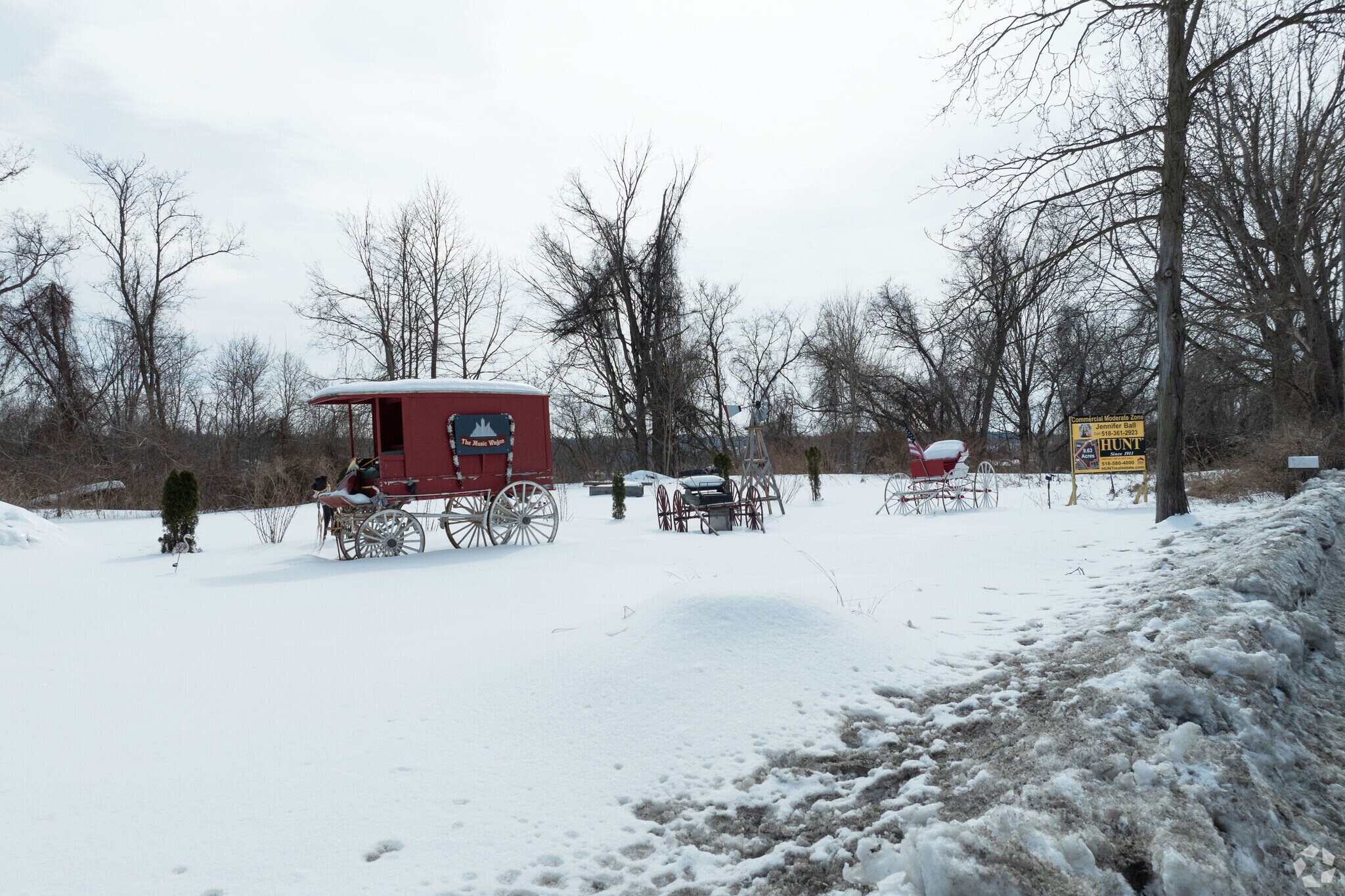 393 Dix Ave, Queensbury, NY for sale Primary Photo- Image 1 of 1