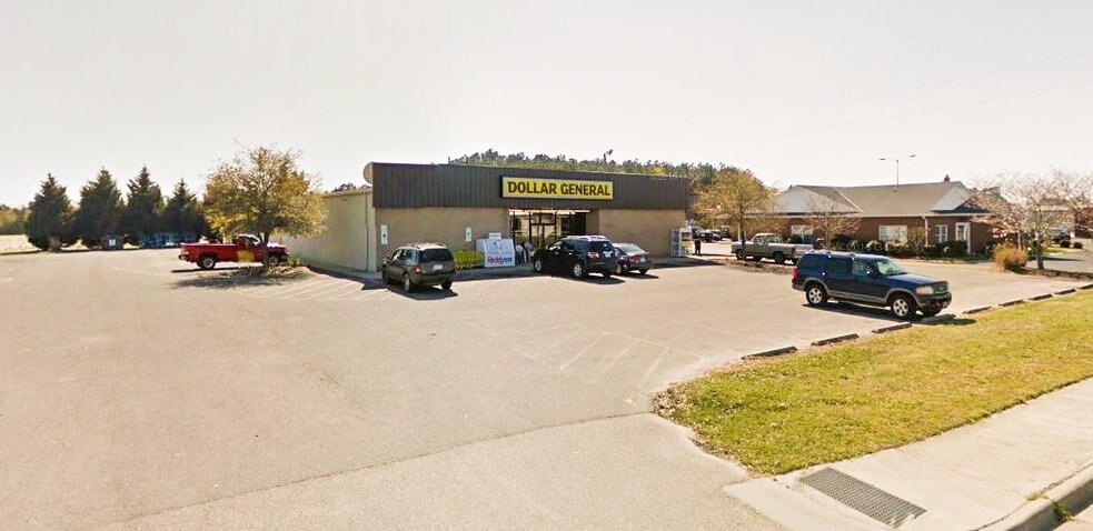 203 N Main St, Broadway, NC for sale - Building Photo - Image 1 of 1