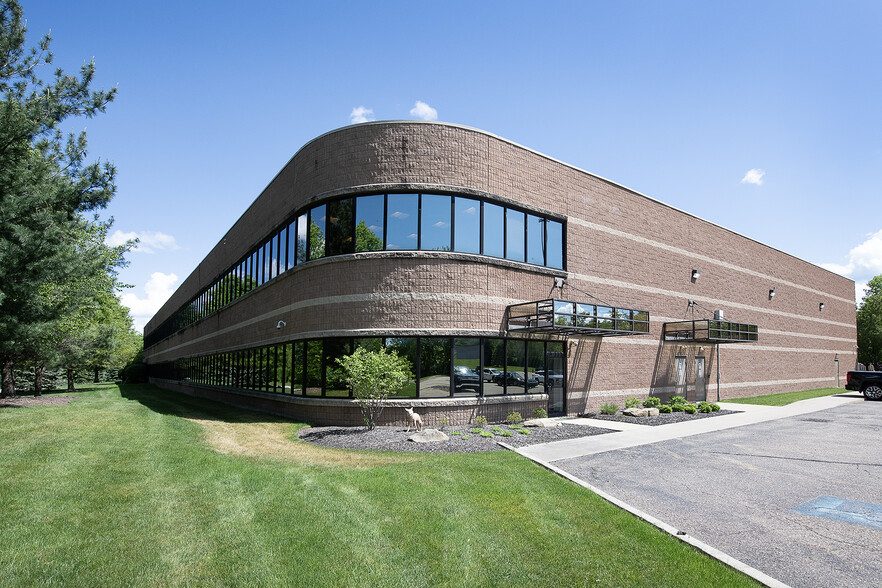 9280 Dutton Dr, Twinsburg, OH for lease - Primary Photo - Image 1 of 12