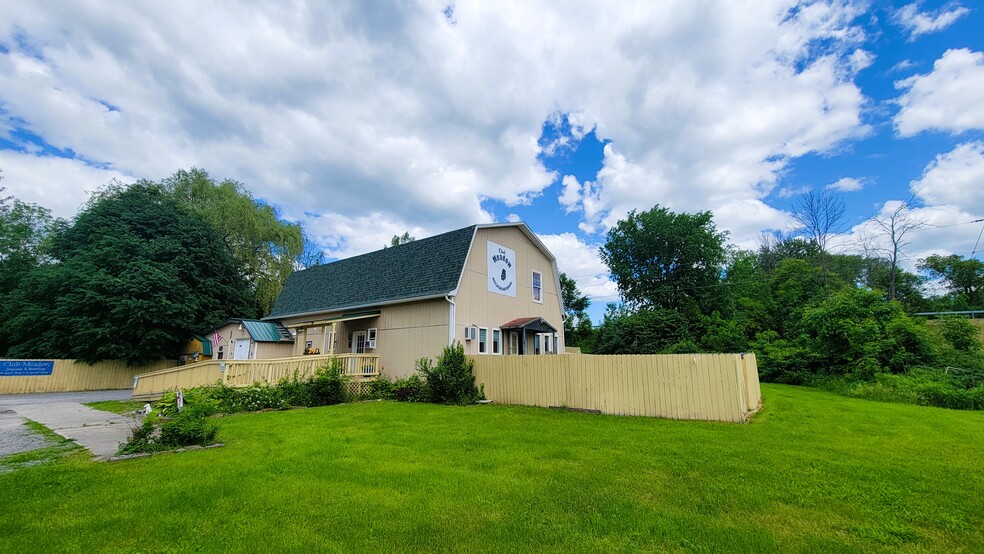 1104 N Main St, Oneida, NY for sale - Primary Photo - Image 1 of 1