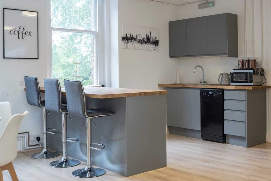 215-221 Borough High St, London for lease - Interior Photo - Image 3 of 10