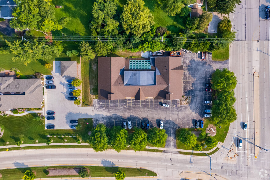 7602 W Mequon Rd, Mequon, WI for lease - Aerial - Image 2 of 23