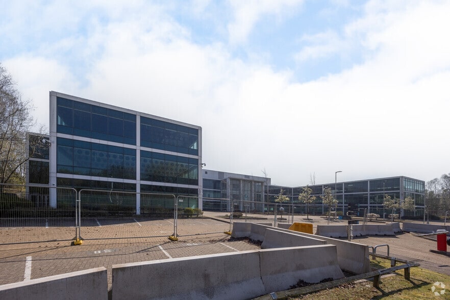 Gallows Hl, Warwick for sale - Building Photo - Image 2 of 5