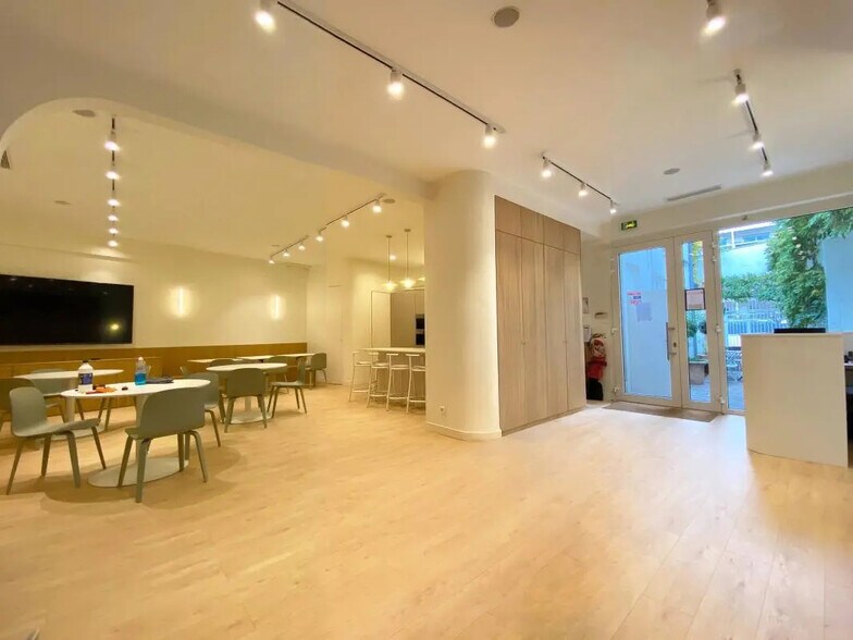 Office in Boulogne-Billancourt for sale - Building Photo - Image 2 of 7