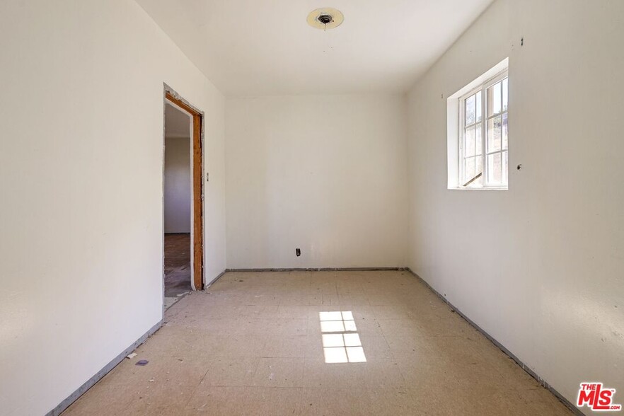 4112 Telluride St, Los Angeles, CA for sale - Building Photo - Image 3 of 8